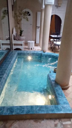 RIAD AWINATI Location Privatisée ,piscine chauffée , beau Rooftop